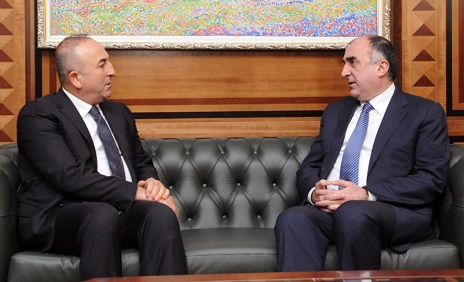 Azerbaijani, Turkish FMs discuss bilateral, regional co-op